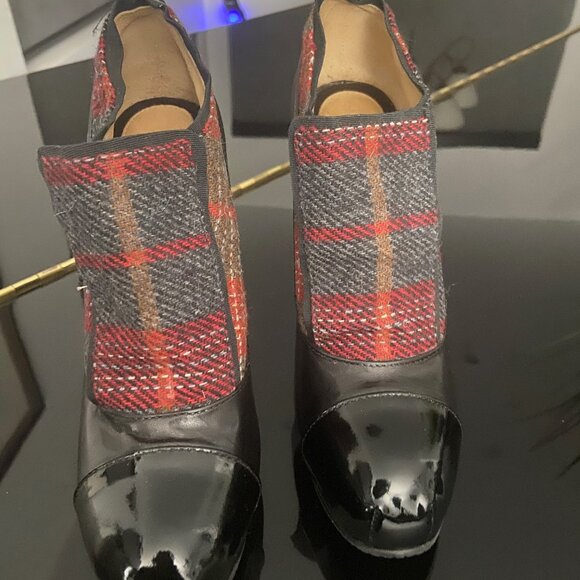 NWOT GORGEOUS L.A.M.B. (Gwen Stefano) Leather and Plaid Bootie - Size 6 1/2 - Picture 1 of 3